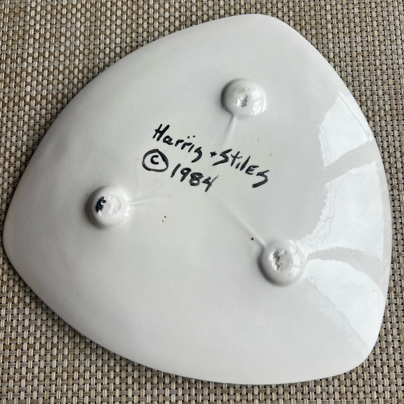 Guitar pick shaped dish. Cool item! - Picture 2 of 3